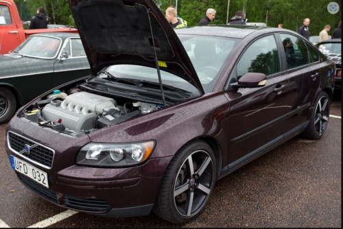 Volvo-S40-V8.jpg